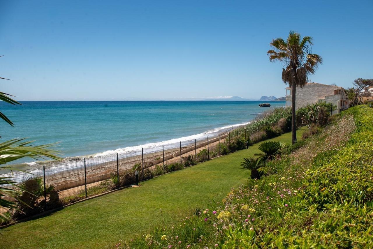 Fantastic Beachfront Apartment Estepona Exterior foto